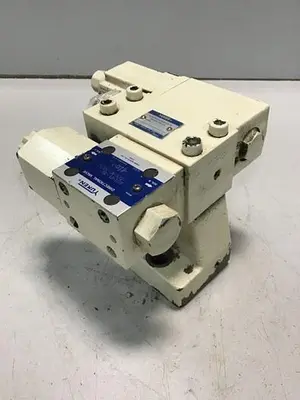USED YUKEN DSG-01-2B2-D24-N1-50252