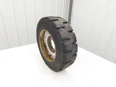PowerBoss Minuteman SW/62U Front Tire Solid Rubber 500 X 8 With 5 Lug Rim