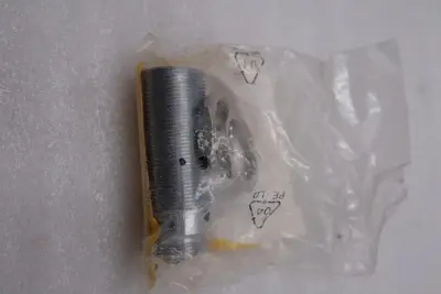 NEW Turck BI10U-G30-ADZ30X2-B1131 Proximity Sensor 4281612 STK H961A