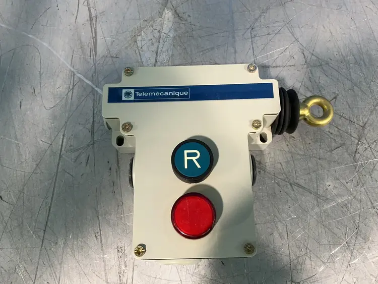 Used TELEMECANIQUE XY2CE2A196HZ Relays & Switches Ohio US | HGR 24 #1580220