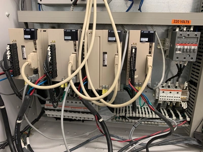 2011 MILLTRONICS VM22 Vertical Machining Centers | PM Machines (22)