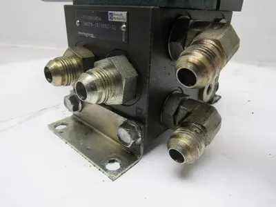 Rexroth 4WE6D60 4/2 Single Solenoid Regulated Valve Bank Manifold 110V Coil