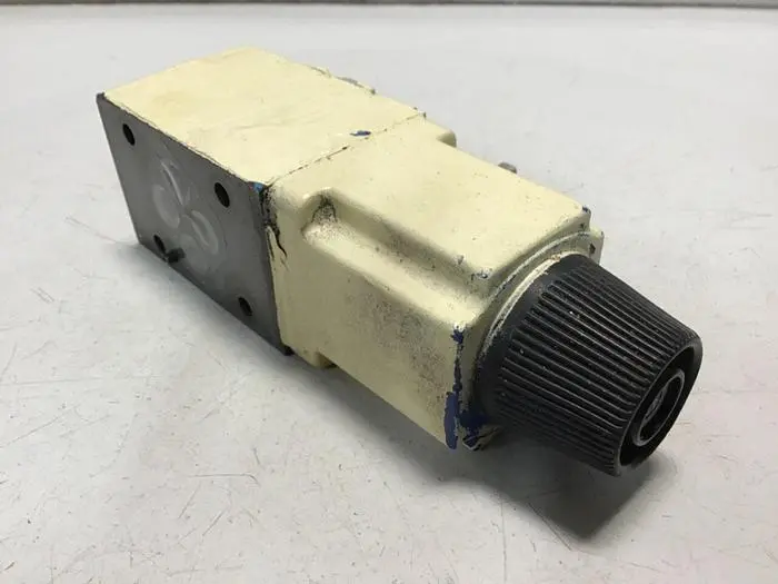 Used VICKERS DG4V32AMUH40 Valves/Fittings Michigan US | Ideal Machinery #587946