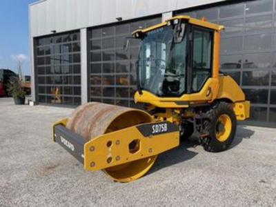 USED 2023 Volvo SD75B