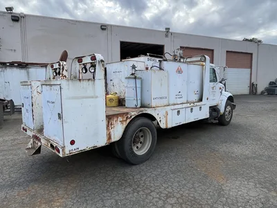 Used 2000 _UNKNOWN_ _UNKNOWN_ Fuel & Lube Trucks Oregon US | KNM Equipment Sales & Service #1363620
