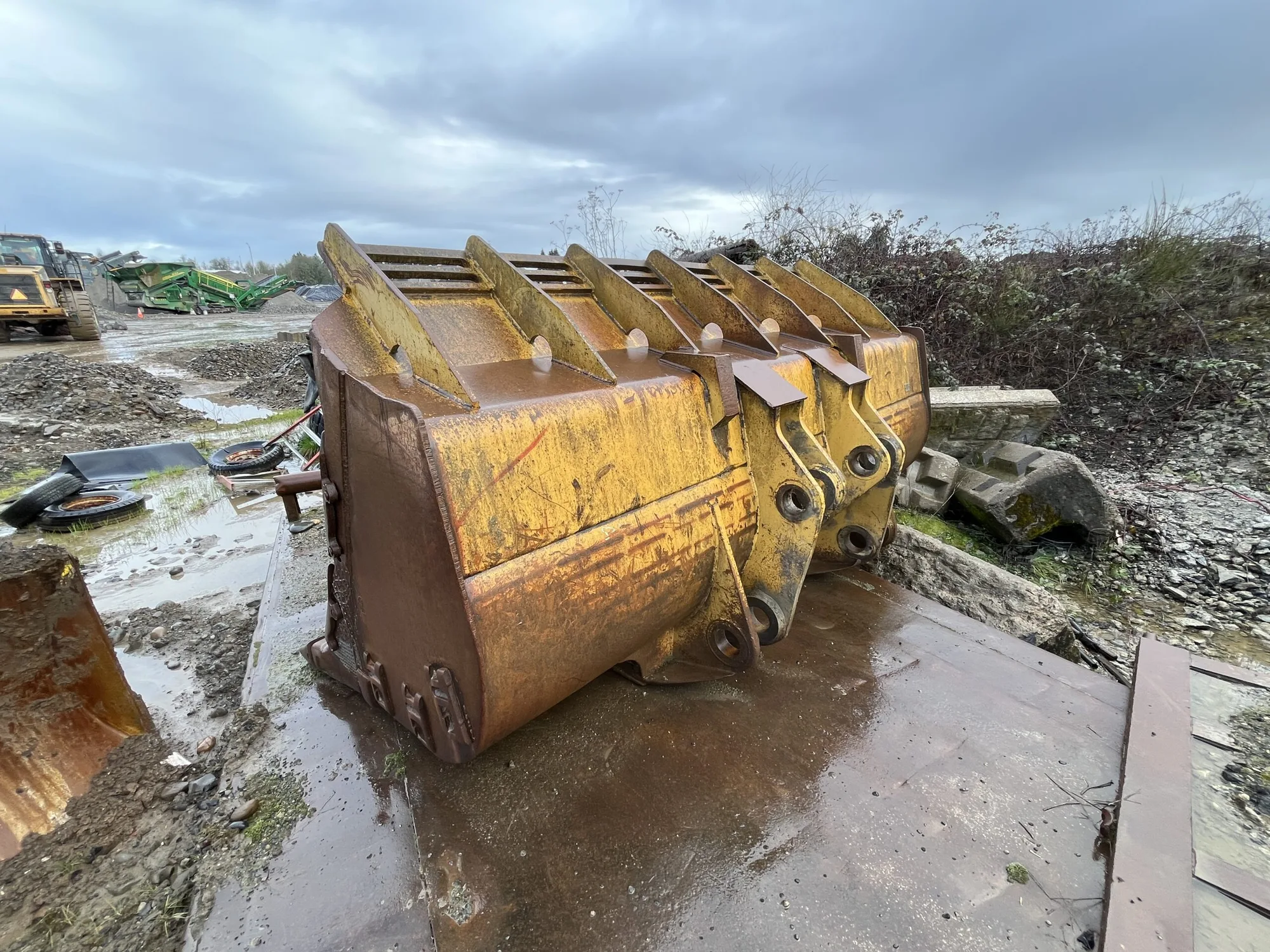 Used _UNKNOWN_ _UNKNOWN_ Multipurpose Buckets Oregon US | KNM Equipment Sales & Service #1363673