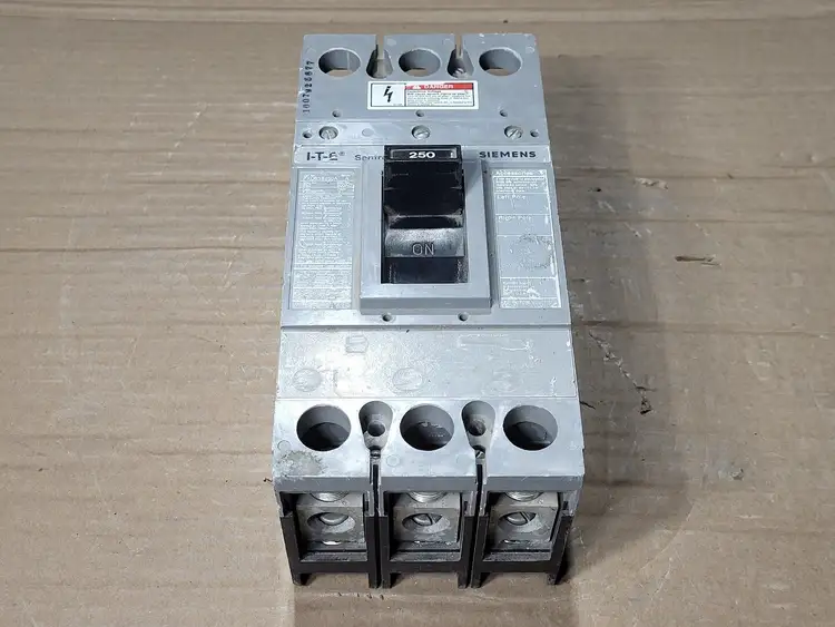Used SIEMENS FXD63S250A Switchgears British Columbia CA | Lenmark #409215