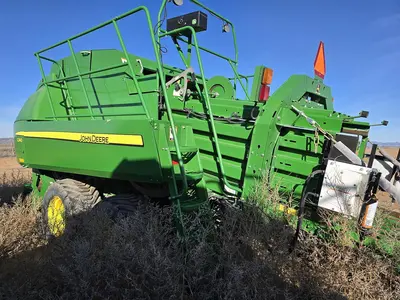 USED 2017 JOHN DEERE L340