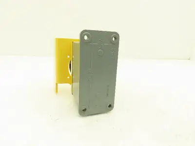 Allen Bradley 800P-S1CG1A Palm Operated Push Button Chrome 1 NO - 1 NC Contact