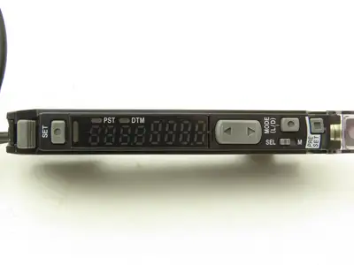 Keyence FS-N11CN Fiber Optic Sensor 24V Various Cable Lengths Included Lot of 5