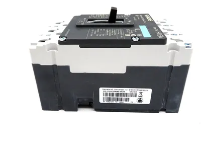 NEW SIEMENS HCX3B030 CIRCUIT BREAKER 30A 3P