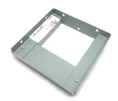 USED HOFFMAN NVENT REDUCER PLATE PAINTED WHITE 6" X 6" TO 4" X 4"
