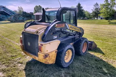 Used 2011 NEW HOLLAND L220 Skid Steer Loaders Wisconsin US | Proxy Equipment #1377978