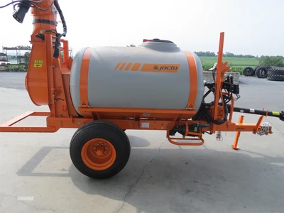 New | in-Stock 2027 JACTO J2000 Sprayers Pennsylvania US | Zimmerman Farm Service #1409974