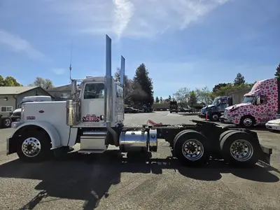 USED 2020 PETERBILT 389
