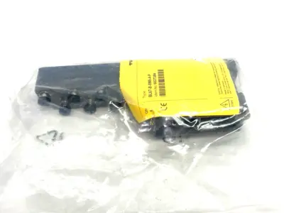 NEW TURCK BASE MODULE 8× M8 4-PIN CONNECTION 6827384