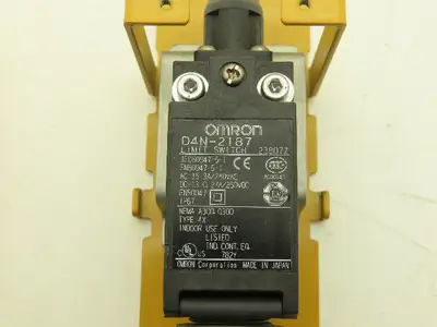 Omron TP70-1S2 Nagara Flexible Rod Switch Front Mount 125VAC