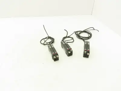 Keyence FS-V31 FS-V32 Fiber Optic Sensor Amplifier NPN 12-24vDC Lot of 3 Sets
