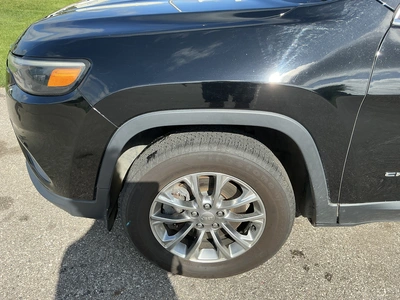 USED 2019 JEEP CHEROKEE