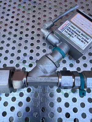 USED GEMU 540/15/D59405-1 PNEUMATIC VALVE ACTUATOR W/ PARKER 8Z(A)-F8L-250-SS VALVE