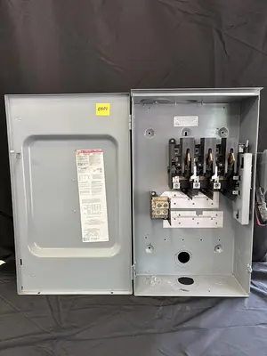 LOT OF VARIOUS ELECTRIC DISCONECTS AND PANAL BOXES