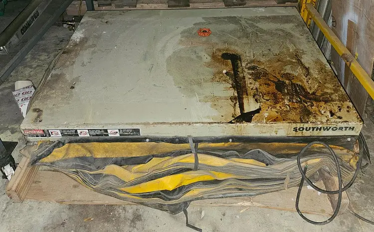 Used SOUTHWORTH 36" X 48" 2,000 LB HYDRAULIC SCISSORS LIFT Scissor Lifters Wisconsin US | Lemke Machinery Sales #310209