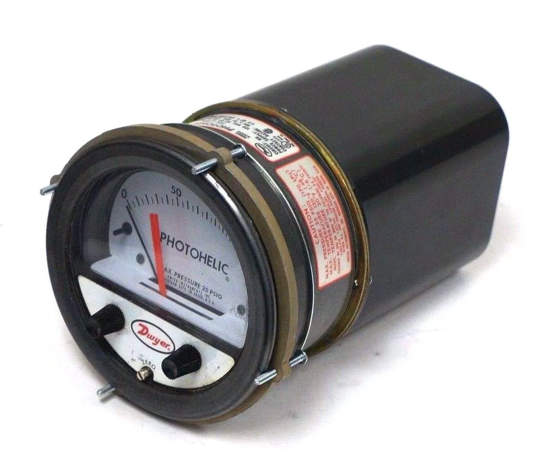 NEW DWYER A3150C PHOTOHELIC PRESSURE SWITCH 0-150 IN. WATER