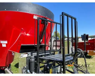 Used CLOVERDALE _UNKNOWN_ Feeder Wagons Iowa US | Keast Enterprises #1360120