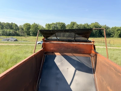 Used GRAVEL SPREADER _UNKNOWN_ Misc Spreaders Michigan US | Miedema Asset Management Group #1320840