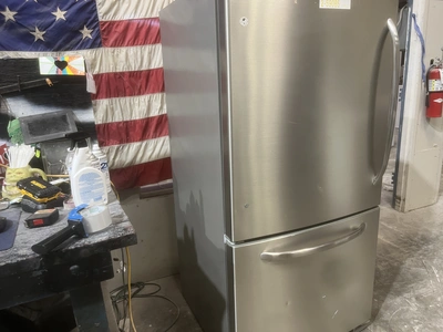 Used GE FREEZER ON BOTTOM Refrigerators Michigan US | Miedema Asset Management Group #1425114