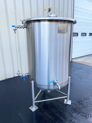 Watson 200 Gallon Vertical Stainless Steel Tank