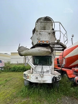 Used 2019 INDIANA PHOENIX CONCRETE MIXER Concrete Mixer Trucks Florida US | Big D Heavy Equipment #1556970