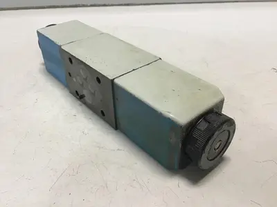 USED VICKERS DG4V-3-6C-M-U-HL7-60