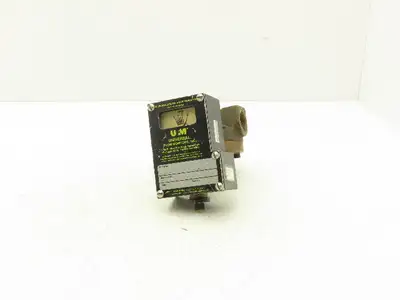 UFM SH-NSF8GM-6-32V1.0-M3WR-PC4M-C-786-3D Flow Meter Monitor 6 GPM 3/4"NPT