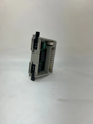 USED ALLEN BRADLEY 1769-OW8