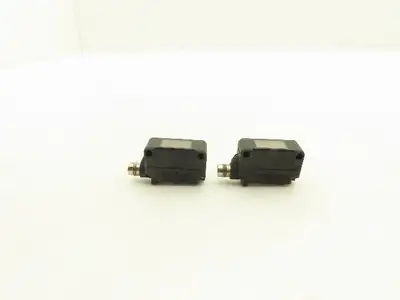 Keyence PZ-G41CN Photoelectric Sensor 10-30vDC Lot of 2