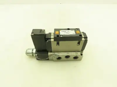 SMC VFS3100-5FZ  24VDC Single Solenoid Valve 5-Port Manifold Base  LOT OF  2