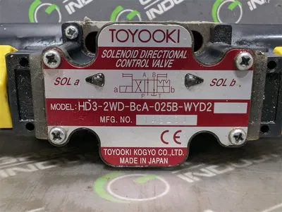 Toyooki HD3-2WD-BcA-025B-WYD2 Directional Control Valve Dual 24VDC Coils Used