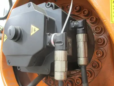 USED 2006 KUKA KR-240-2 2000