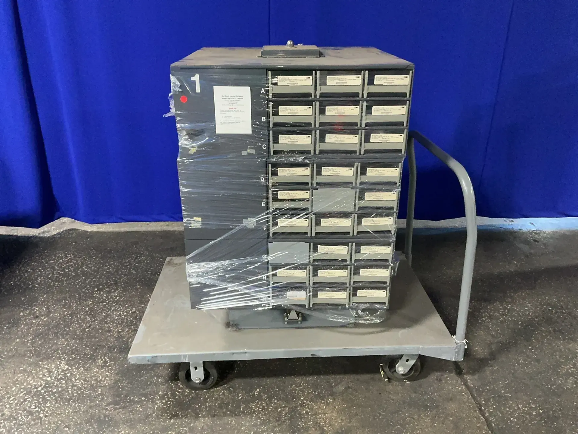 Used _UNKNOWN_ _UNKNOWN_ Cabinets Ohio US | HGR 24 #1567383