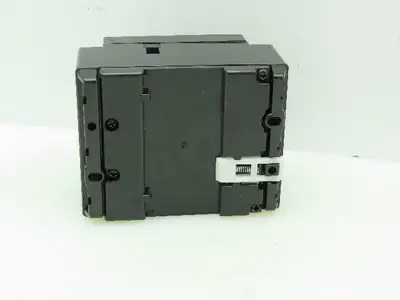 Fuji Electric EA33 BB3AEA-005 Auto Circuit Breaker 5-Amp 3-Pole 220/460V 50/60Hz