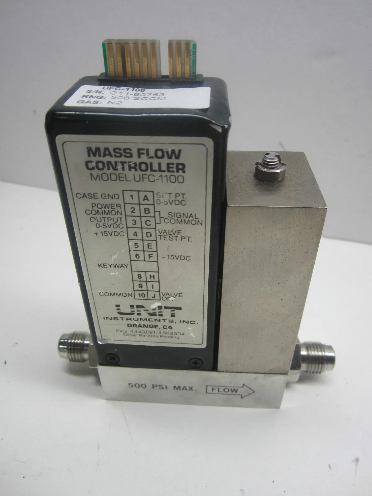 Unit Instruments UFC-1100 Mass Flow Controller 500SCCM Gas N2 UFC1100