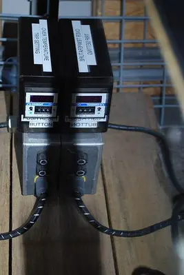 ENVIRONMENTAL TEST CHAMBER WITH HEAT W/ OMEGA TEMPERATURE CONTROLLER & TIMER
