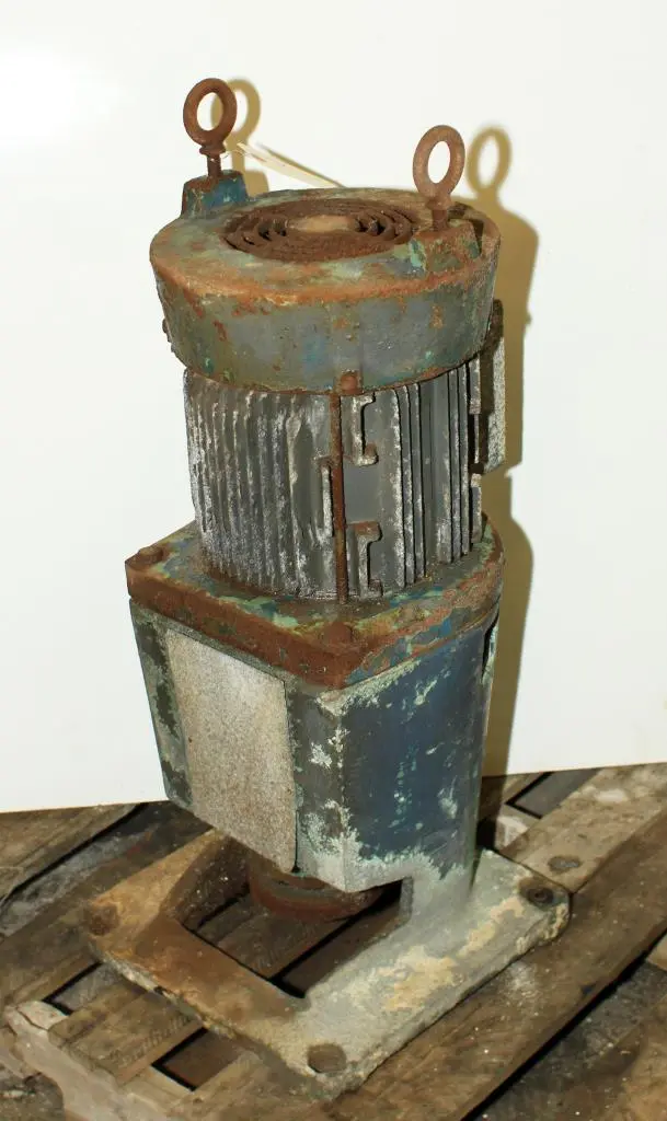 USED LIGHTNIN XJO-230