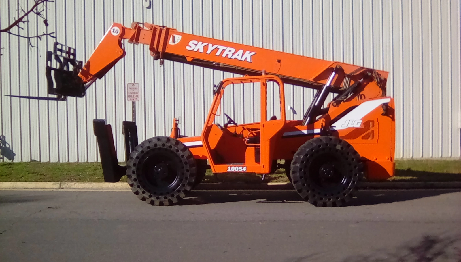USED 2016 SkyTrak 10054