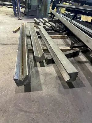 4" OPENING X 240" LONG 90 DEGREE BOTTOM PRESS BRAKE DIE. STOCK # 1224724
