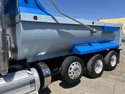 USED 2018 PETERBILT 579