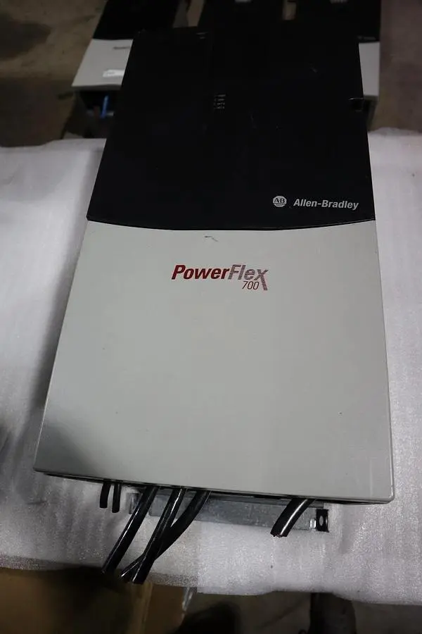 ALLEN BRADLEY 20BD125A3ANNARC0 100 HP POWERFLEX 700 DRIVE VFD STOCK 5348