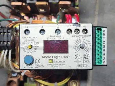 100HP Size 4 Contactor 8536SFO1876S w/ Relay 9065SP46