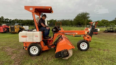 Used 2022 LAYMOR SM300 Mechanical Sweepers Florida US | Intrac Machinery #1568783